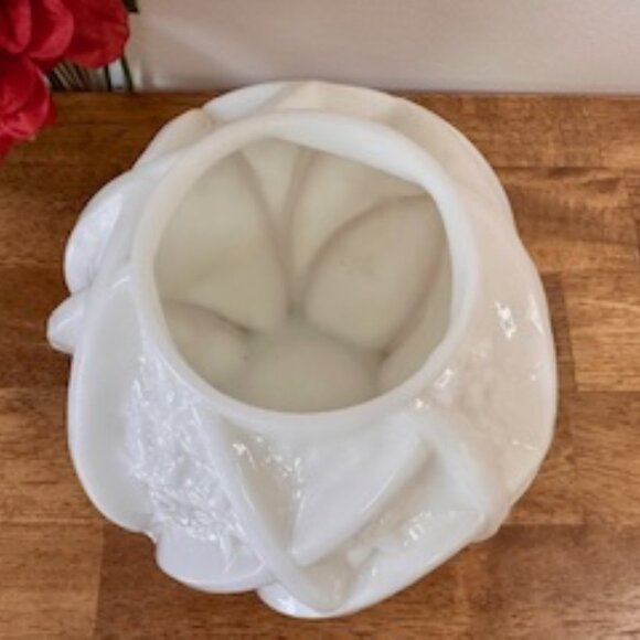 Vintage Milk Glass Vase Floral Motif – Mid-Century Sculpted Raised Leaf Design - Picture 4 of 5